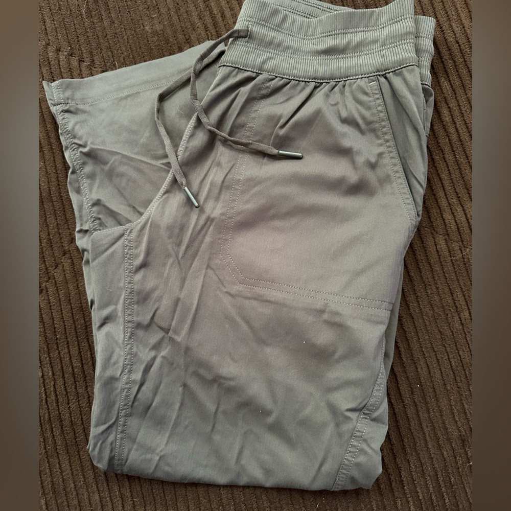 The North Face Aphrodite 2.0 Ladies Crop Pant Size Small Gray - Picture 2 of 6